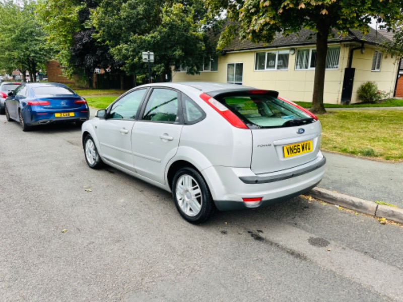 Ford Focus 1.6 Ghia 5dr
