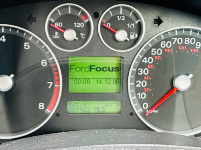 Ford Focus 1.6 Ghia 5dr